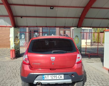 Красный Дачия Сандеро, объемом двигателя 1.6 л и пробегом 196 тыс. км за 5800 $, фото 2 на Automoto.ua