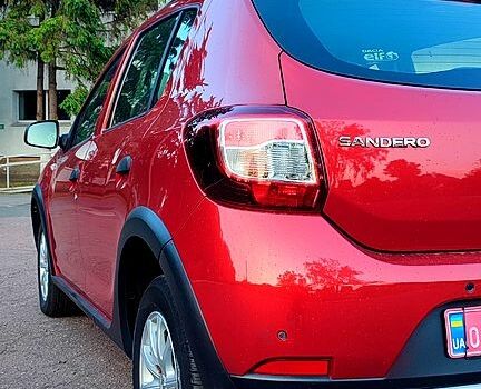 Красный Дачия Сандеро, объемом двигателя 1.5 л и пробегом 216 тыс. км за 7650 $, фото 9 на Automoto.ua