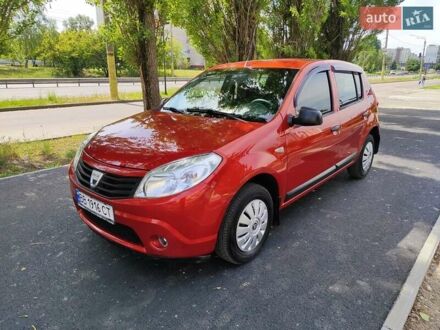 Дачія Sandero 2008 у Черкасах на Automoto.ua Червоний Дачія Sandero, об'ємом двигуна 1.4 л та пробігом 209 тис. км за 4450 $, фото 1 на Automoto.ua