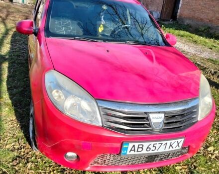 Красный Дачия Сандеро, объемом двигателя 1.4 л и пробегом 243 тыс. км за 3500 $, фото 1 на Automoto.ua