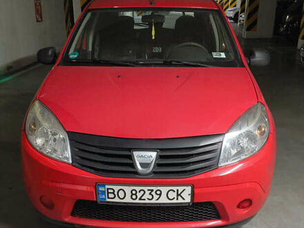 Красный Дачия Сандеро, объемом двигателя 1.4 л и пробегом 115 тыс. км за 3500 $, фото 1 на Automoto.ua