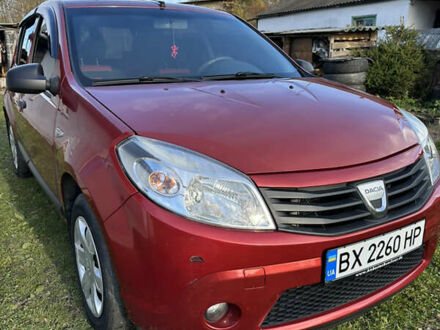 Красный Дачия Сандеро, объемом двигателя 1.4 л и пробегом 180 тыс. км за 4800 $, фото 1 на Automoto.ua