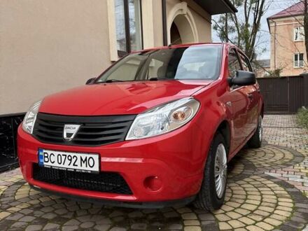 Красный Дачия Сандеро, объемом двигателя 1.4 л и пробегом 131 тыс. км за 4000 $, фото 1 на Automoto.ua