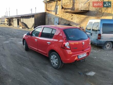 Дачия Сандеро 2009 в Ровно на Automoto.ua Красный Дачия Сандеро, объемом двигателя 1.4 л и пробегом 160 тыс. км за 4400 $, фото 1 на Automoto.ua