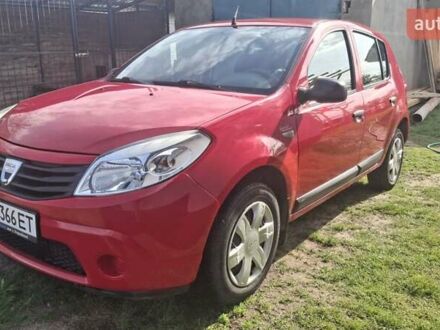 Дачія Sandero 2009 у Александрие на Automoto.ua Червоний Дачія Sandero, об'ємом двигуна 1.39 л та пробігом 112 тис. км за 4000 $, фото 1 на Automoto.ua