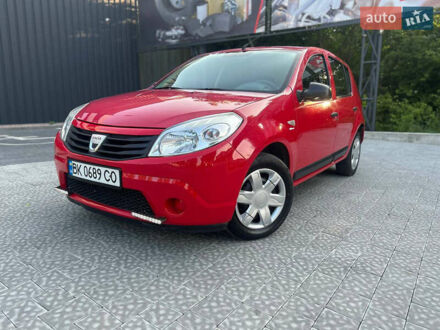 Дачія Sandero 2009 у Рівному на Automoto.ua Червоний Дачія Sandero, об'ємом двигуна 1.39 л та пробігом 209 тис. км за 4250 $, фото 1 на Automoto.ua