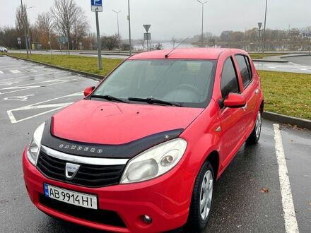 Дачія Sandero 2009 у Вінниці на Automoto.ua Червоний Дачія Sandero, об'ємом двигуна 14 л та пробігом 154 тис. км за 4400 $, фото 1 на Automoto.ua