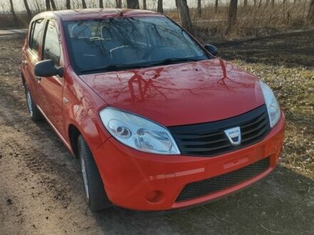 Дачія Sandero 2009 у Хмельнике на Automoto.ua Червоний Дачія Sandero, об'ємом двигуна 1.4 л та пробігом 121 тис. км за 4600 $, фото 1 на Automoto.ua