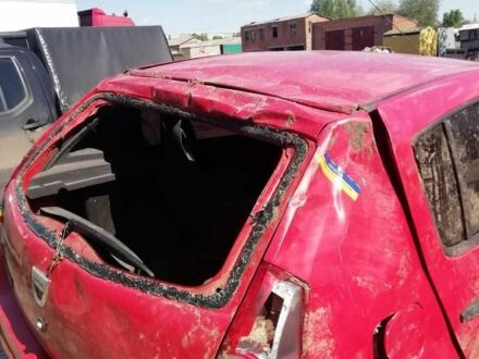 Дачія Sandero 2009 у Сумах на Automoto.ua Червоний Дачія Sandero, об'ємом двигуна 1.4 л та пробігом 220 тис. км за 1039 $, фото 1 на Automoto.ua