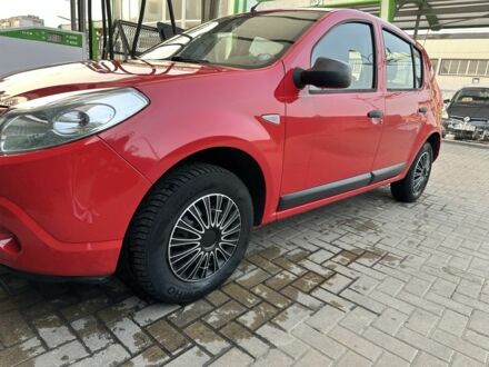 Дачия Сандеро 2009 в Хмельницком на Automoto.ua Красный Дачия Сандеро, объемом двигателя 1.4 л и пробегом 162 тыс. км за 4300 $, фото 1 на Automoto.ua