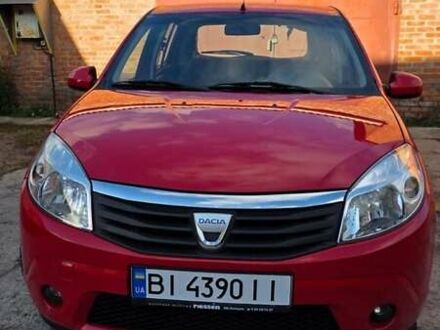 Красный Дачия Сандеро, объемом двигателя 1.4 л и пробегом 176 тыс. км за 5500 $, фото 1 на Automoto.ua