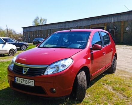 Красный Дачия Сандеро, объемом двигателя 1.6 л и пробегом 130 тыс. км за 3500 $, фото 1 на Automoto.ua