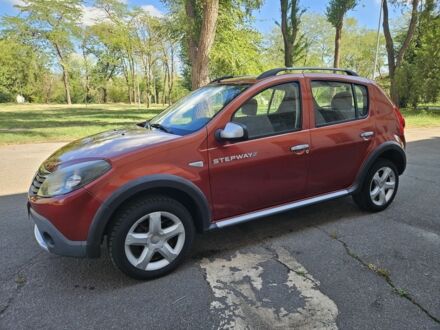 Дачія Sandero 2011 у Кривому Розі на Automoto.ua Червоний Дачія Sandero, об'ємом двигуна 1.6 л та пробігом 200 тис. км за 7750 $, фото 1 на Automoto.ua
