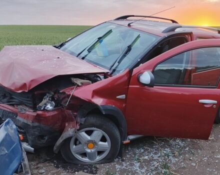 Красный Дачия Сандеро, объемом двигателя 1.6 л и пробегом 170 тыс. км за 2450 $, фото 1 на Automoto.ua