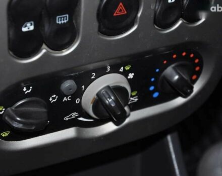 Дачия Сандеро, объемом двигателя 1.2 л и пробегом 123 тыс. км за 4900 $, фото 28 на Automoto.ua