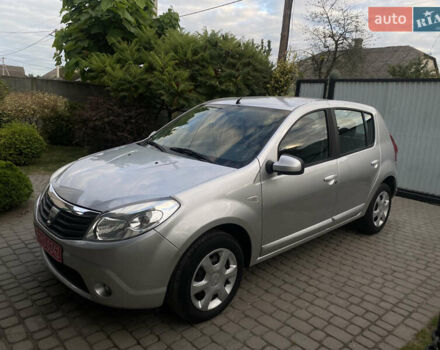 Сірий Дачія Sandero, об'ємом двигуна 1.6 л та пробігом 220 тис. км за 5350 $, фото 3 на Automoto.ua