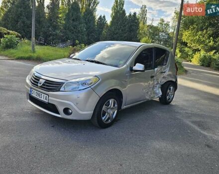 Сірий Дачія Sandero, об'ємом двигуна 1.39 л та пробігом 200 тис. км за 1500 $, фото 9 на Automoto.ua