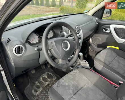 Серый Дачия Сандеро, объемом двигателя 0 л и пробегом 215 тыс. км за 4800 $, фото 8 на Automoto.ua