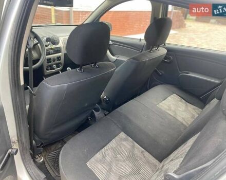 Сірий Дачія Sandero, об'ємом двигуна 1.1 л та пробігом 180 тис. км за 3350 $, фото 7 на Automoto.ua