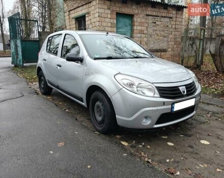 Серый Дачия Сандеро, объемом двигателя 1.2 л и пробегом 297 тыс. км за 3700 $, фото 1 на Automoto.ua
