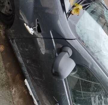 Серый Дачия Сандеро, объемом двигателя 1.39 л и пробегом 250 тыс. км за 1500 $, фото 1 на Automoto.ua