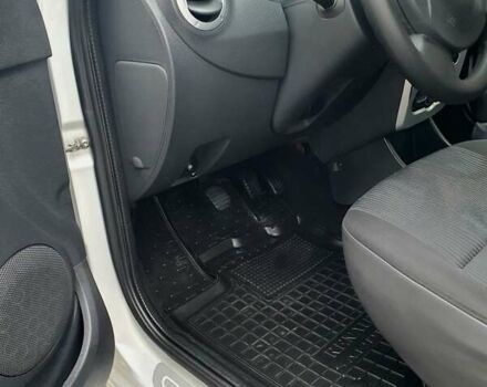 Серый Дачия Сандеро, объемом двигателя 1.4 л и пробегом 232 тыс. км за 4800 $, фото 25 на Automoto.ua