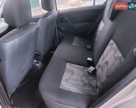 Серый Дачия Сандеро, объемом двигателя 1.4 л и пробегом 163 тыс. км за 4600 $, фото 5 на Automoto.ua