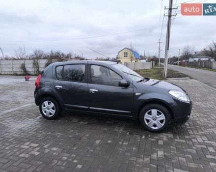 Серый Дачия Сандеро, объемом двигателя 1.6 л и пробегом 197 тыс. км за 5600 $, фото 2 на Automoto.ua