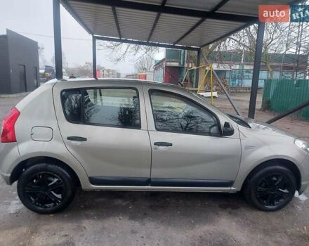 Серый Дачия Сандеро, объемом двигателя 1.4 л и пробегом 163 тыс. км за 4600 $, фото 1 на Automoto.ua