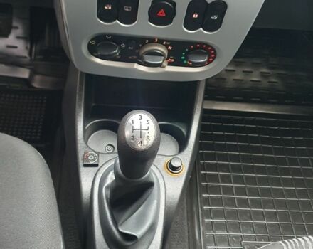 Серый Дачия Сандеро, объемом двигателя 1.4 л и пробегом 232 тыс. км за 4800 $, фото 12 на Automoto.ua