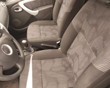 Сірий Дачія Sandero, об'ємом двигуна 1.4 л та пробігом 183 тис. км за 5200 $, фото 10 на Automoto.ua