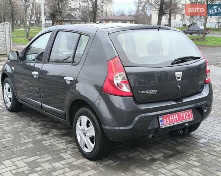 Серый Дачия Сандеро, объемом двигателя 1.6 л и пробегом 197 тыс. км за 5600 $, фото 7 на Automoto.ua