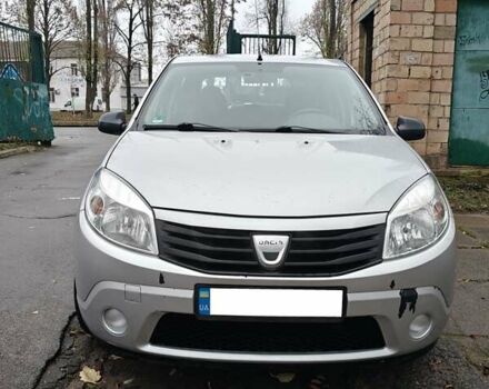 Серый Дачия Сандеро, объемом двигателя 1.2 л и пробегом 297 тыс. км за 3700 $, фото 2 на Automoto.ua