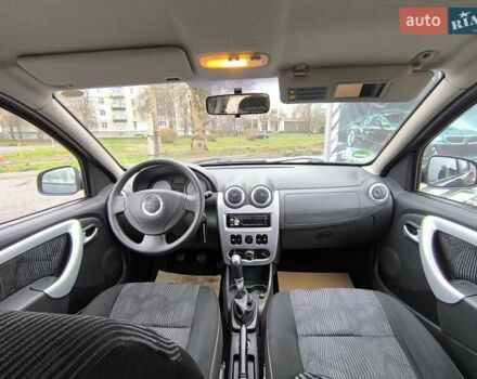Серый Дачия Сандеро, объемом двигателя 1.6 л и пробегом 197 тыс. км за 5600 $, фото 12 на Automoto.ua