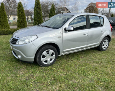 Серый Дачия Сандеро, объемом двигателя 0 л и пробегом 215 тыс. км за 4800 $, фото 2 на Automoto.ua