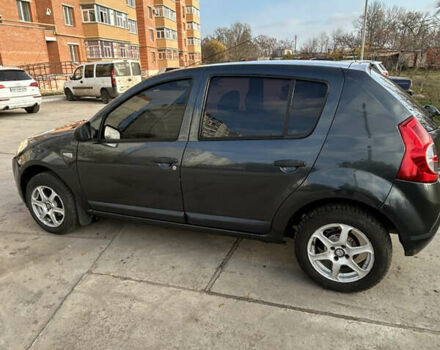 Серый Дачия Сандеро, объемом двигателя 1.39 л и пробегом 159 тыс. км за 4800 $, фото 2 на Automoto.ua