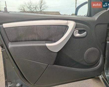 Серый Дачия Сандеро, объемом двигателя 1.6 л и пробегом 161 тыс. км за 5800 $, фото 17 на Automoto.ua