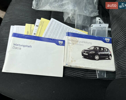 Серый Дачия Сандеро, объемом двигателя 0 л и пробегом 215 тыс. км за 4800 $, фото 12 на Automoto.ua