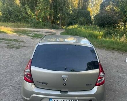 Сірий Дачія Sandero, об'ємом двигуна 1.6 л та пробігом 273 тис. км за 5000 $, фото 4 на Automoto.ua