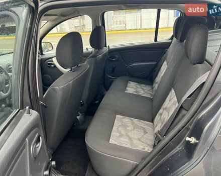 Серый Дачия Сандеро, объемом двигателя 1.4 л и пробегом 140 тыс. км за 5500 $, фото 16 на Automoto.ua