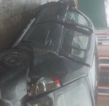 Серый Дачия Сандеро, объемом двигателя 1.39 л и пробегом 250 тыс. км за 1500 $, фото 2 на Automoto.ua