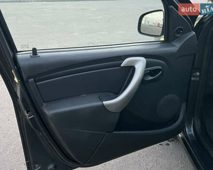 Серый Дачия Сандеро, объемом двигателя 0 л и пробегом 180 тыс. км за 4999 $, фото 27 на Automoto.ua