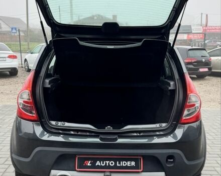 Серый Дачия Сандеро, объемом двигателя 1.6 л и пробегом 227 тыс. км за 7200 $, фото 5 на Automoto.ua