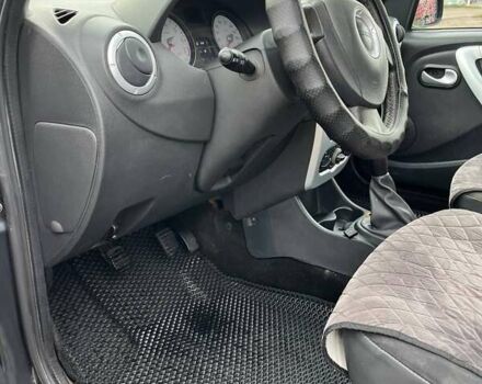 Сірий Дачія Sandero, об'ємом двигуна 1.4 л та пробігом 193 тис. км за 4200 $, фото 8 на Automoto.ua