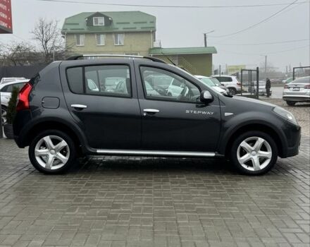 Серый Дачия Сандеро, объемом двигателя 1.6 л и пробегом 227 тыс. км за 7200 $, фото 2 на Automoto.ua