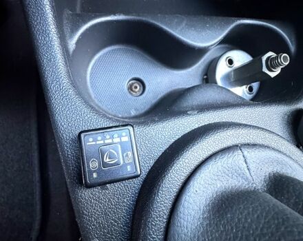 Сірий Дачія Sandero, об'ємом двигуна 1.4 л та пробігом 185 тис. км за 4999 $, фото 9 на Automoto.ua