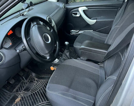 Сірий Дачія Sandero, об'ємом двигуна 1.15 л та пробігом 171 тис. км за 3700 $, фото 7 на Automoto.ua