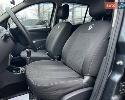 Сірий Дачія Sandero, об'ємом двигуна 1.6 л та пробігом 200 тис. км за 6700 $, фото 8 на Automoto.ua