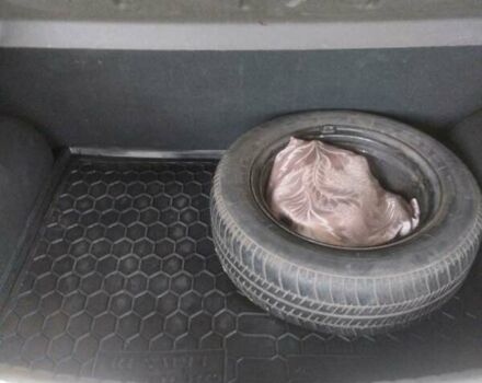 Серый Дачия Сандеро, объемом двигателя 1.15 л и пробегом 177 тыс. км за 4200 $, фото 7 на Automoto.ua