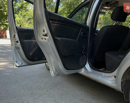 Серый Дачия Сандеро, объемом двигателя 1.15 л и пробегом 188 тыс. км за 3950 $, фото 12 на Automoto.ua